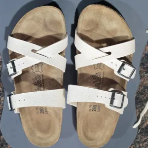 🐢 NWOT Birkis, Birkenstock women’s size 9.5/10