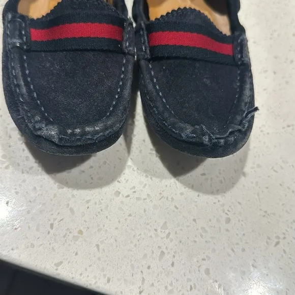 560.00 Gucci suede unisex boy and girl dress shoes loafer