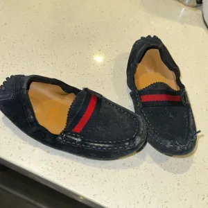 560.00 Gucci suede unisex boy and girl dress shoes loafer