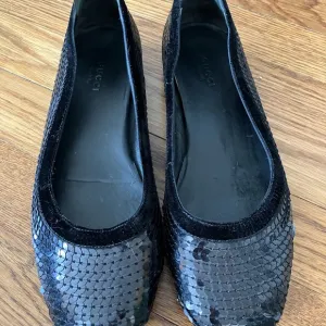7 1/2 Gucci Black Sequin Ballet Flats with Suede Trim Vintage