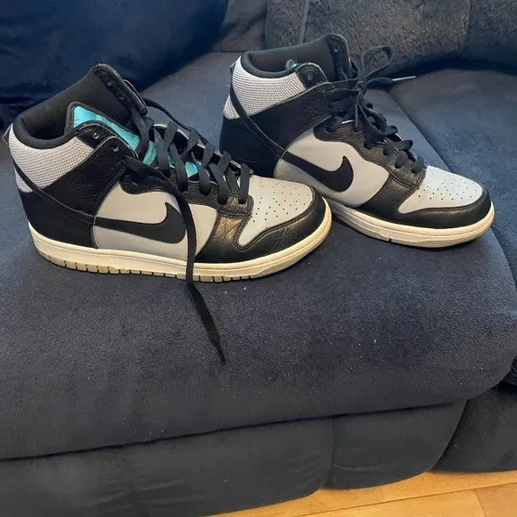 7Y Nike WAS grey and blue high top sneakers. Gray condition!!