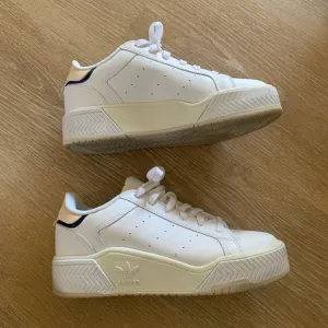 Adidas Court Tourino Bold Sneakers