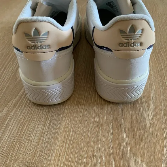 Adidas Court Tourino Bold Sneakers