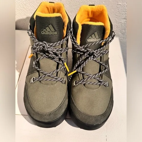 Adidas Snowpitch Green Gold  High Top Sneaker Hiker Grip Bottom Men’s 5.5