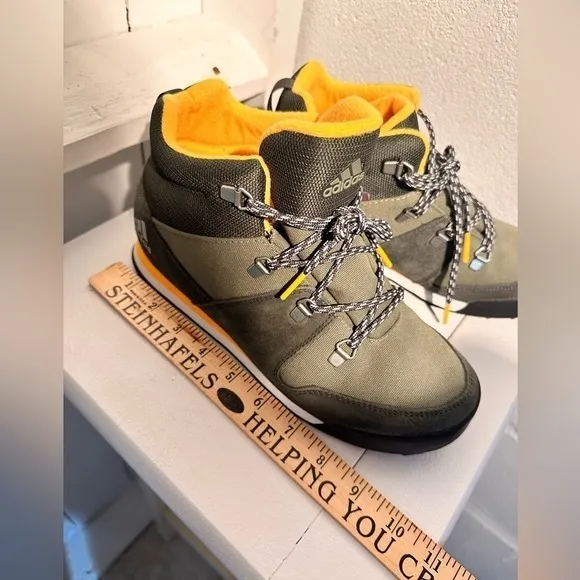 Adidas Snowpitch Green Gold  High Top Sneaker Hiker Grip Bottom Men’s 5.5