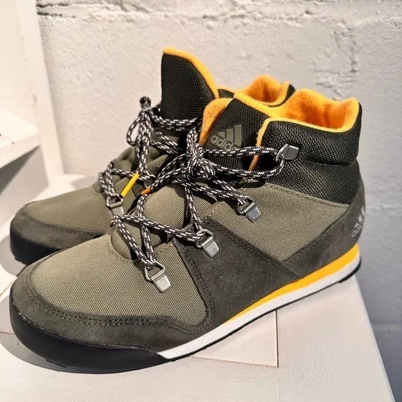 Adidas Snowpitch Green Gold  High Top Sneaker Hiker Grip Bottom Men’s 5.5