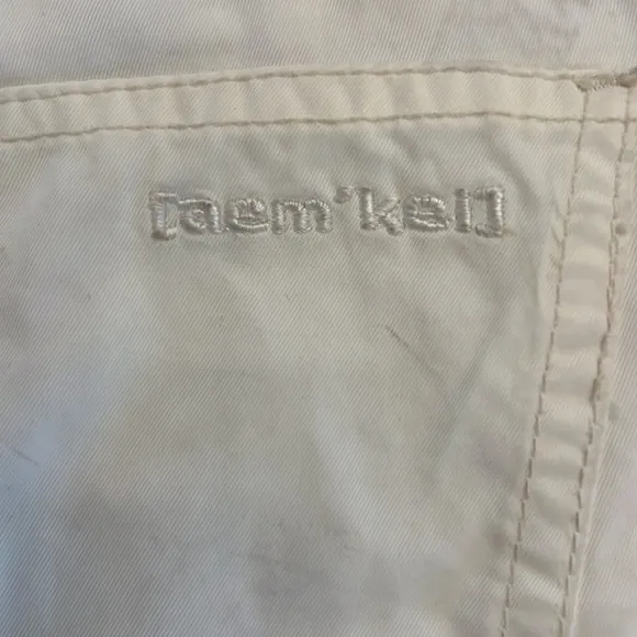 Aem’kei Off White Cotton Shorts, Zippers on sides, adjustable tab waist, Germany