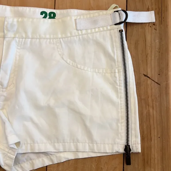 Aem’kei Off White Cotton Shorts, Zippers on sides, adjustable tab waist, Germany