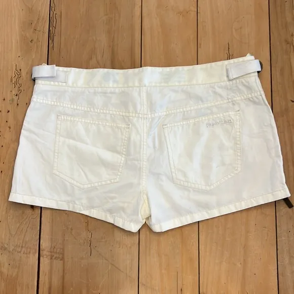 Aem’kei Off White Cotton Shorts, Zippers on sides, adjustable tab waist, Germany