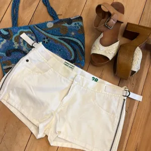 Aem’kei Off White Cotton Shorts, Zippers on sides, adjustable tab waist, Germany