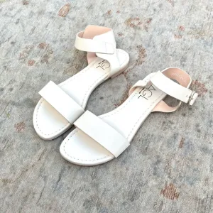 AGL NWT New Flat Ivory Sandals Sz 39.5, 9.5 US