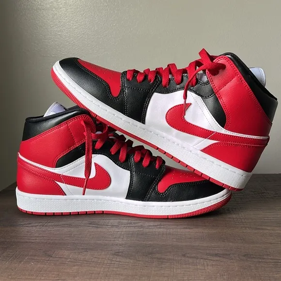 Air Jordan 1 MID black gym red white black women’s size 12 men’s 10.5 with box