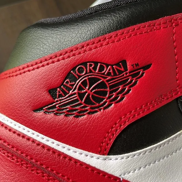 Air Jordan 1 MID black gym red white black women’s size 12 men’s 10.5 with box