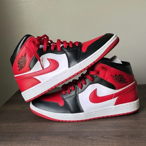 Air Jordan 1 MID black gym red white black women’s size 12 men’s 10.5 with box
