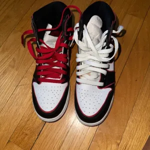 Air Jordan 1 Retro High OG BG 'Bloodline'
