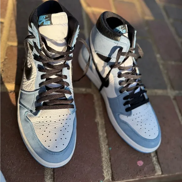 Air Jordan 1 Retro OG High University Blue 555088-134 Size 12