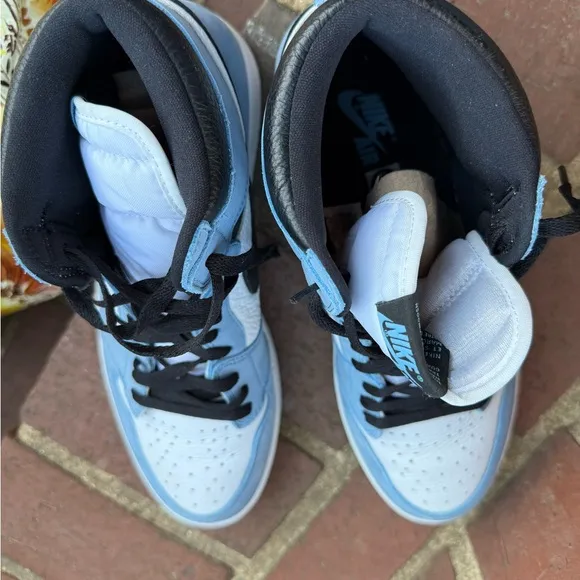 Air Jordan 1 Retro OG High University Blue 555088-134 Size 12