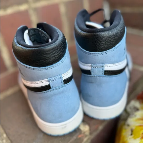 Air Jordan 1 Retro OG High University Blue 555088-134 Size 12