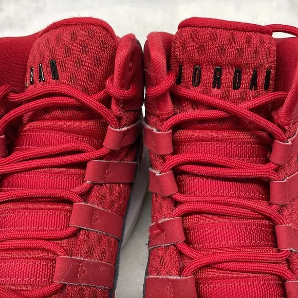 Air Jordan’s retro 11s red high top sneakers boys sz 5y