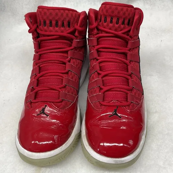 Air Jordan’s retro 11s red high top sneakers boys sz 5y