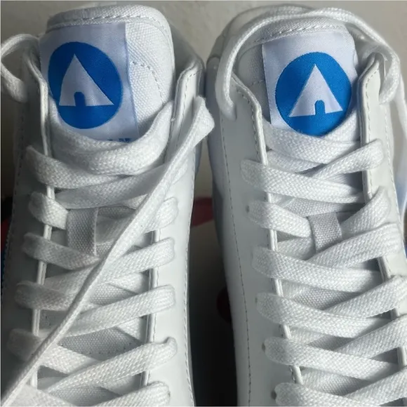 Airwalk Aurora3 White and Blue High-Tops Sneakers