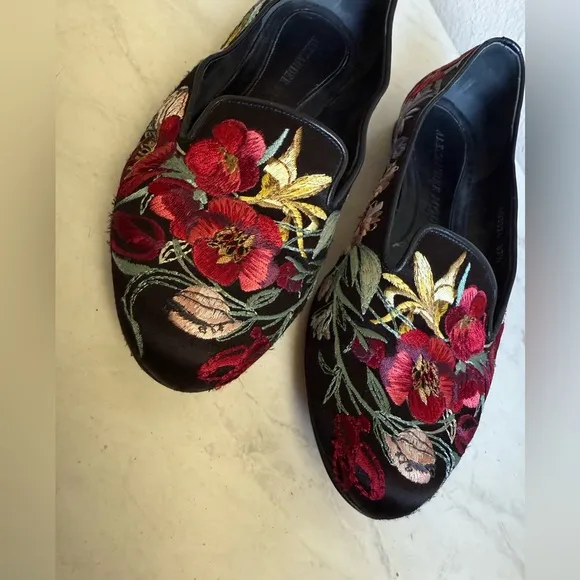 ALEXANDER MCQUEEN Floral Embroidered Ballet Flats