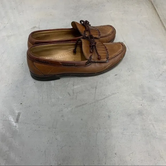 Allen Edmonds Woodstock leather tassel loafers 9.5