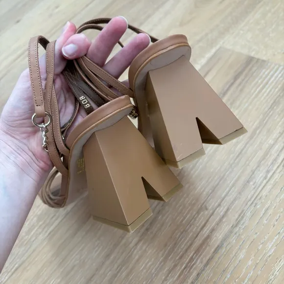 Alohas Cactus Heels in Camel 38