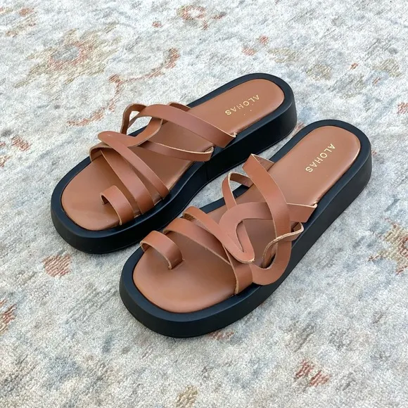 Alohas EUC Flat Brown Leather Sandals Sz 42, 11 US