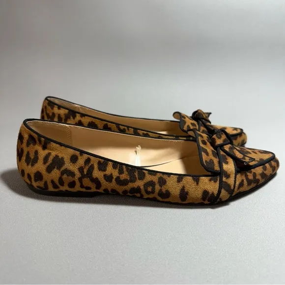 Ann Taylor Leopard Print Pointed Toe Flats Size 8M