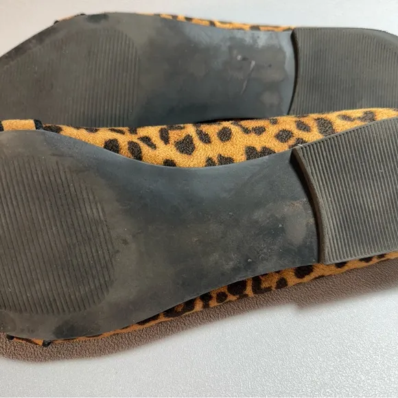 Ann Taylor Leopard Print Pointed Toe Flats Size 8M