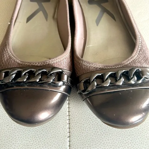 Anne Klein sport Women's Metallic Chain Ballet Flats- 8 1/2