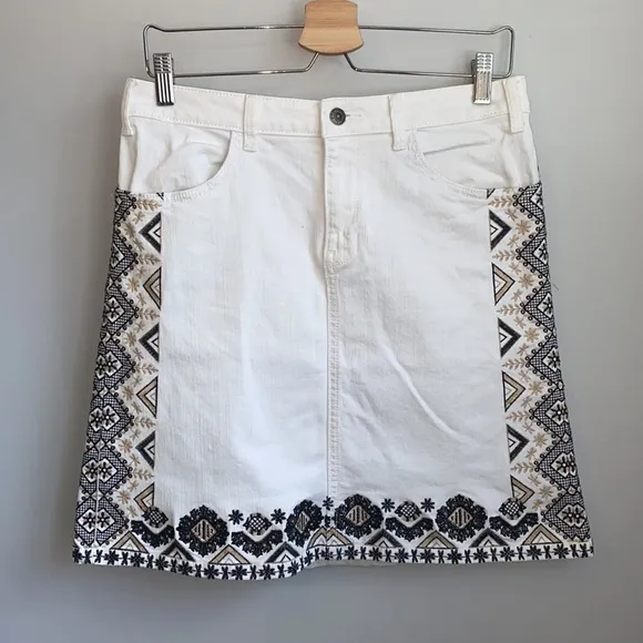 Anthropologie PILCRO EMBROIDERED DENIM MINI SKIRT