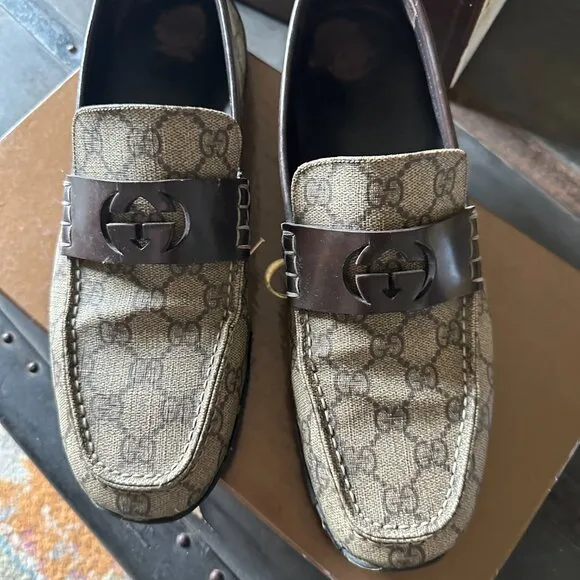 Authentic classic  Monogram Gucci Loafers Men's US Size 9