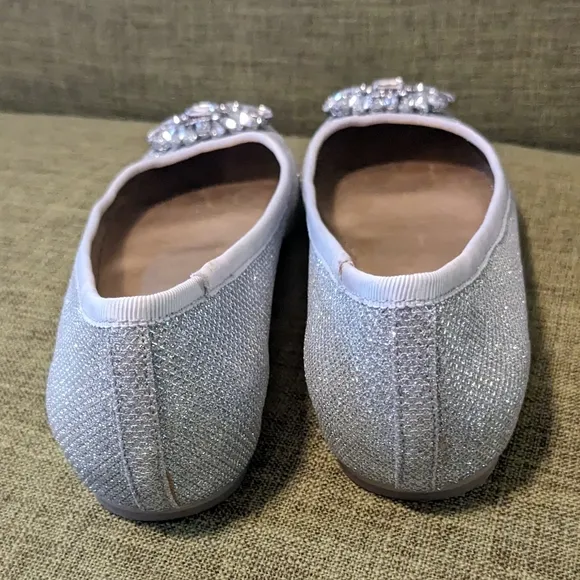 Badgley Mischka Silver Rhinestone Embellished Ballet Flats Crystal Broach Sz 7.5