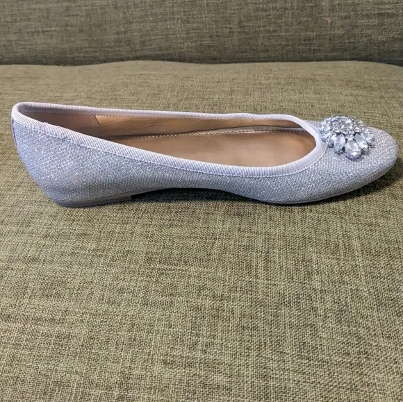 Badgley Mischka Silver Rhinestone Embellished Ballet Flats Crystal Broach Sz 7.5