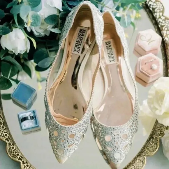 Badgley Mischka Women's Gigi Pointed Toe Jeweled Ivory Ballet Flats 7.5