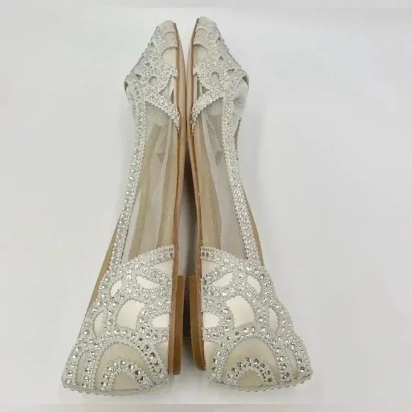 Badgley Mischka Women's Gigi Pointed Toe Jeweled Ivory Ballet Flats 7.5