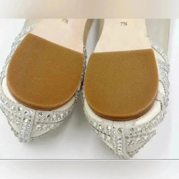 Badgley Mischka Women's Gigi Pointed Toe Jeweled Ivory Ballet Flats 7.5