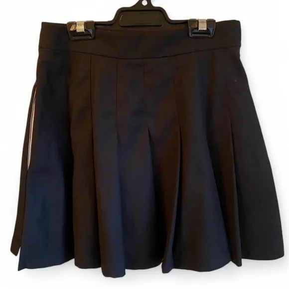 Battles and Butterflies. Black Pleated. Tennis Skirt Peek-a-boo White Pockets. S