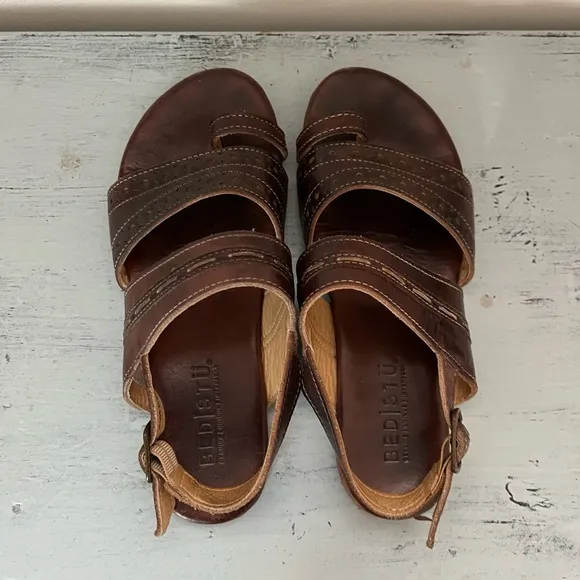 Bed Stu Brown Leather Flat Sandals | Size 7