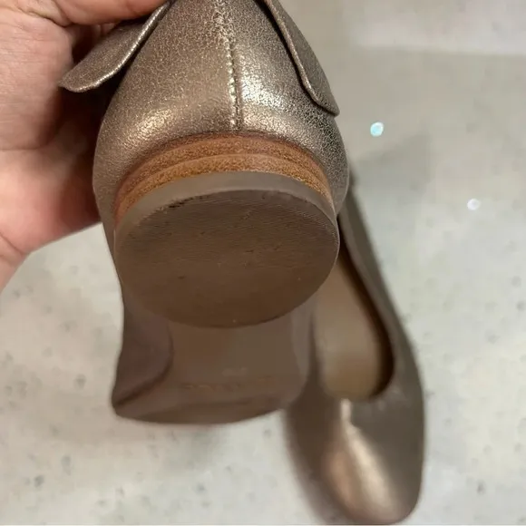 Bernardo Eloise Anthropologie Ballet Flats Metallic Leather Bow​​​​​