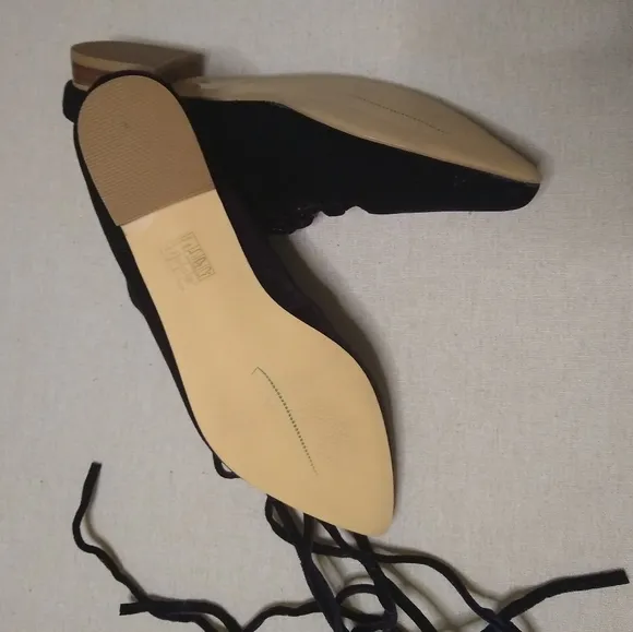 Billy Ella NWOT plum purple velvet lace up ballet flats