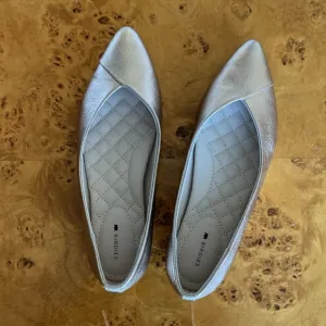 Birdies Goldfinch flat size 7.5