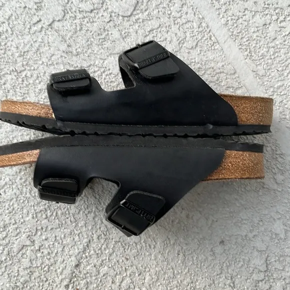 Birkenstock Arizona oiled leather  black-two strap flat sandals sz34 =3.5