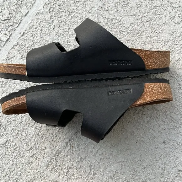 Birkenstock Arizona oiled leather  black-two strap flat sandals sz34 =3.5