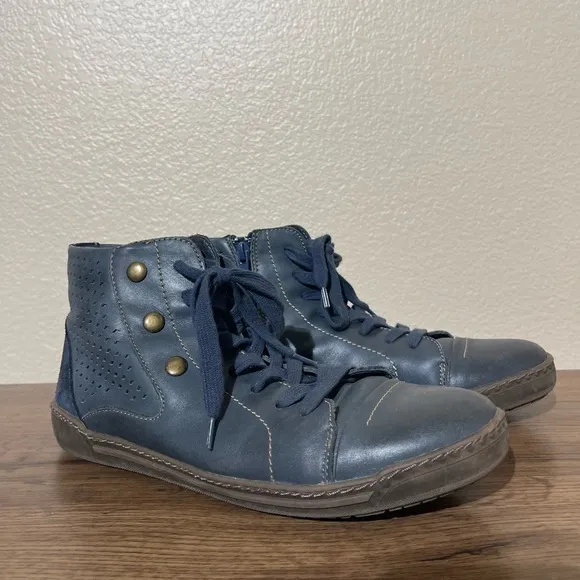 Biza Men's Blue High-Top Sneakers