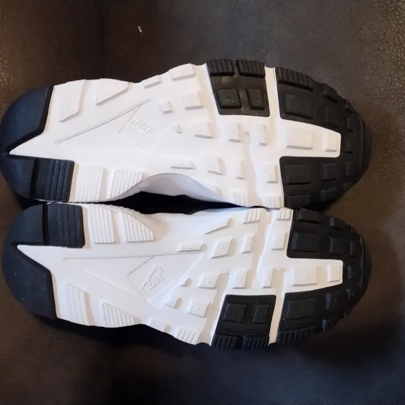 Black and White Nike Huarache Run