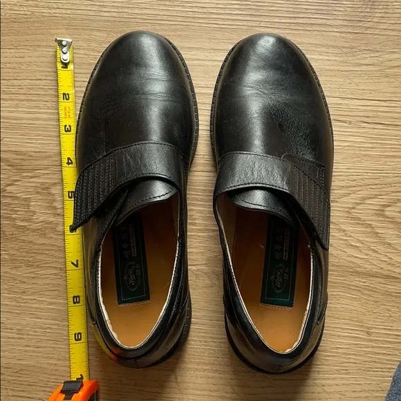 Black leather loafers size 6