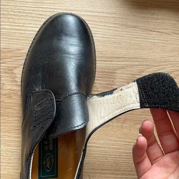 Black leather loafers size 6